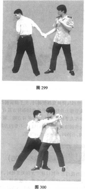 擒拿反擒拿八十八法动作当对方用右拳击打我头面部或前胸部时我迅速用