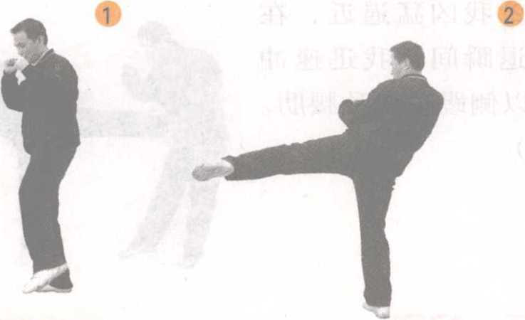 低位扫踢是自卫术的主要腿法.